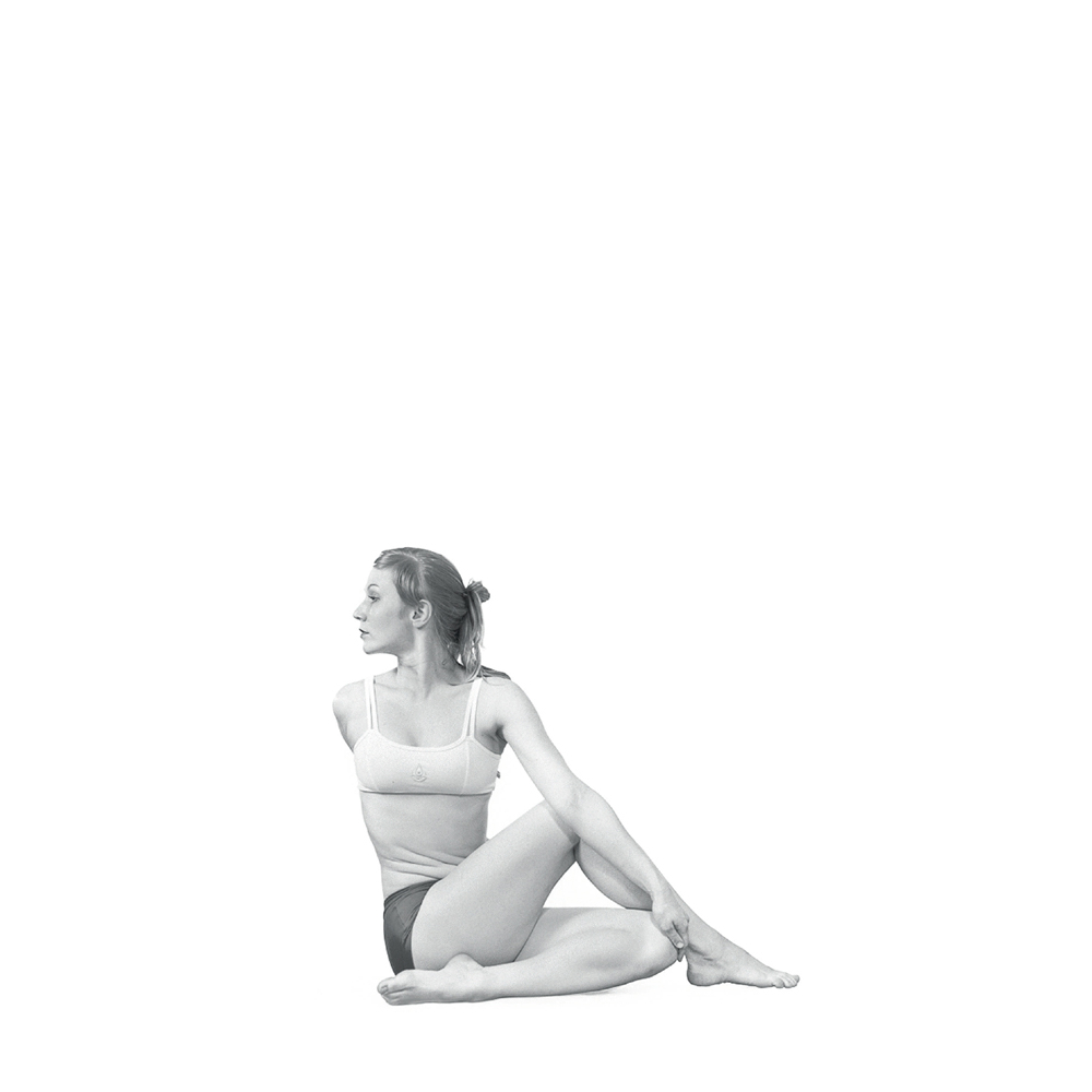 Bikram_Yoga_Postura_25